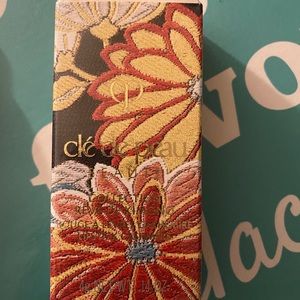 Cle de peau lipstick